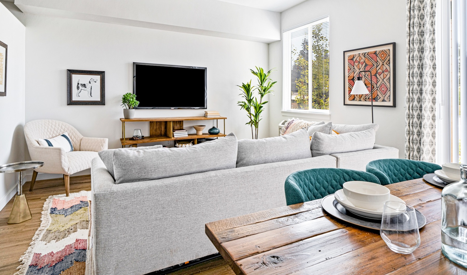 Thoughtful details to elevate your lifestyle Open space living area with natural lighting